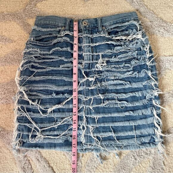 Levi’s Made & Crafted SS19 Premium High-Waist Denim Skirt w Fringe Medium Wash 6 - Picture 7 of 16